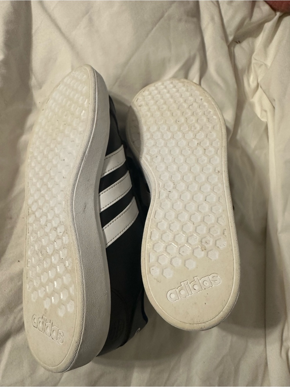 Adidas Classic Black Three-Stripe Lace Up Sneakers Size 9 - Picture 6 of 7